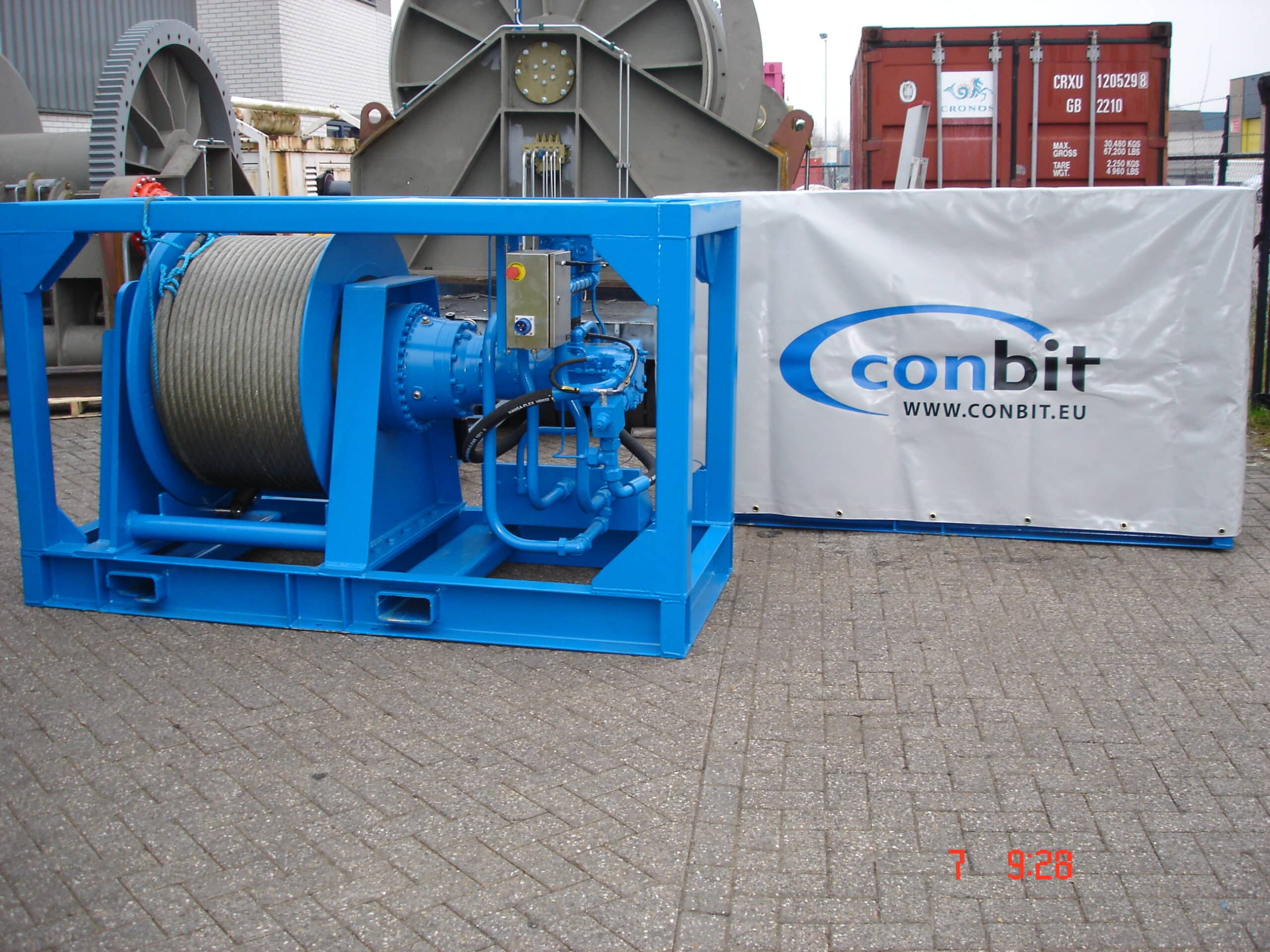 Hydraulic winch installation by Tecnospirit